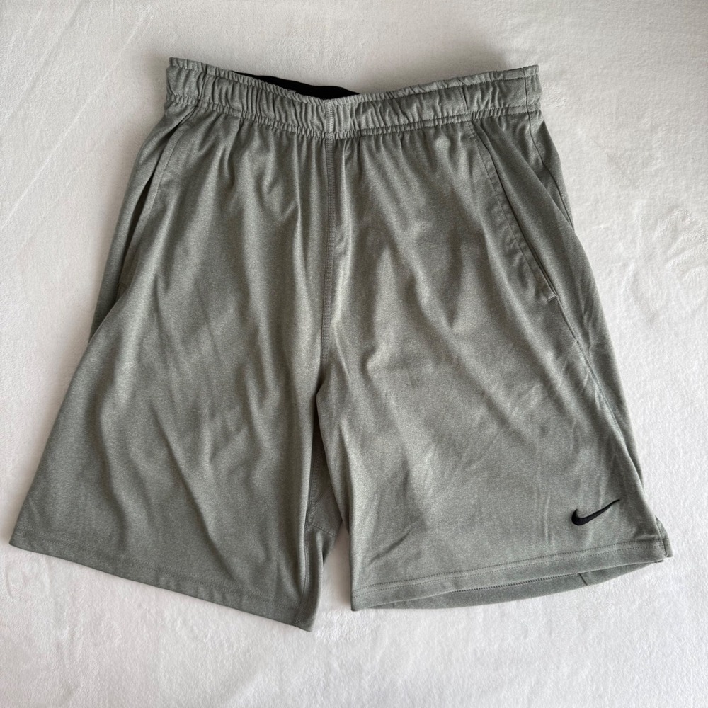 NWOT Nike Men's Dri-FIT‎ Icon Training Shorts Gray w/ Pockets Medium Swoosh Gym